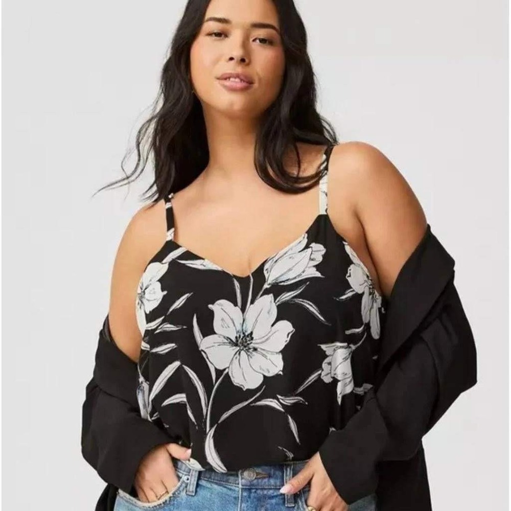 Torrid Sophie Cami Top Women Sz 1 14/16 Black White Floral Chiffon V-Neck Tank